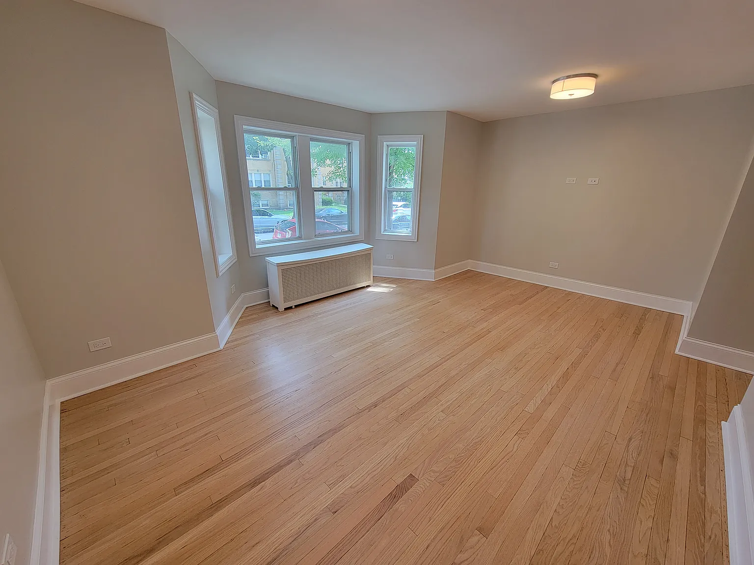 2 bed, 900 sqft, $1,995 — Photo 1