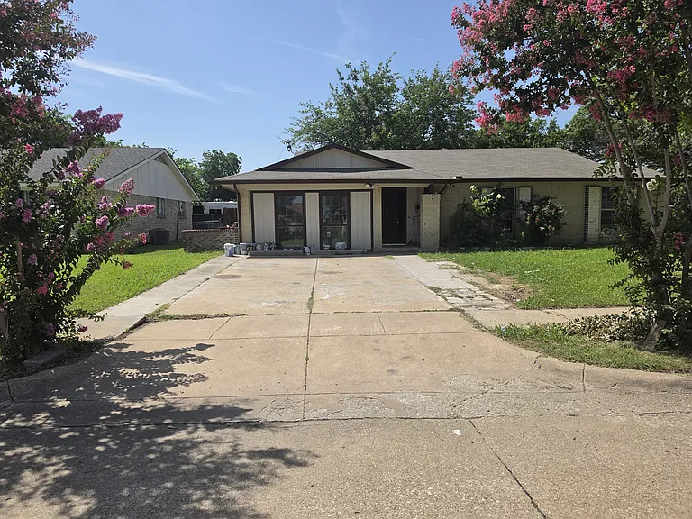 1113 Sunset Dr — Photo 3