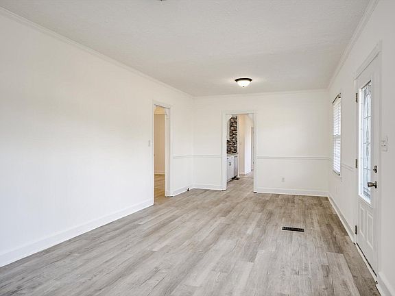 5th image of 1922 Elizabeth Drive