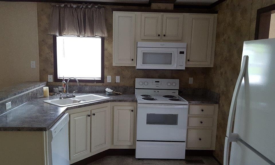 16 Kings Way - Kitchen