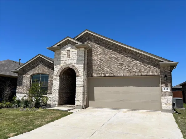 717 Shepperton Way, Justin, TX 76247