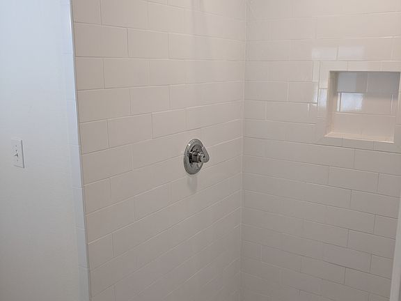 3rd image of 7440 Evelyn Dr