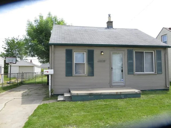 25758 Leach St, Roseville, MI 48066