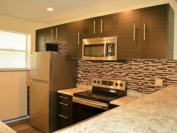 4th image of 2865 NW 8th Ct