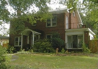 The Historic Huggins House welcomes you!