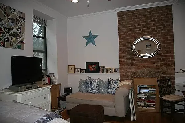 Rented by City Connections Realty | media 2