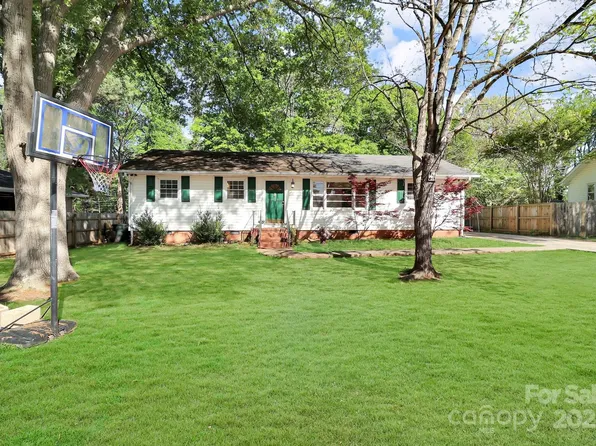 908 Dogwood Dr, Gastonia, NC 28054