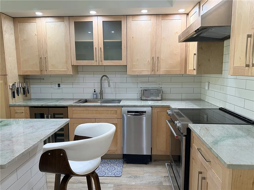 1 bed, 650 sqft, $2,300 — Photo 3