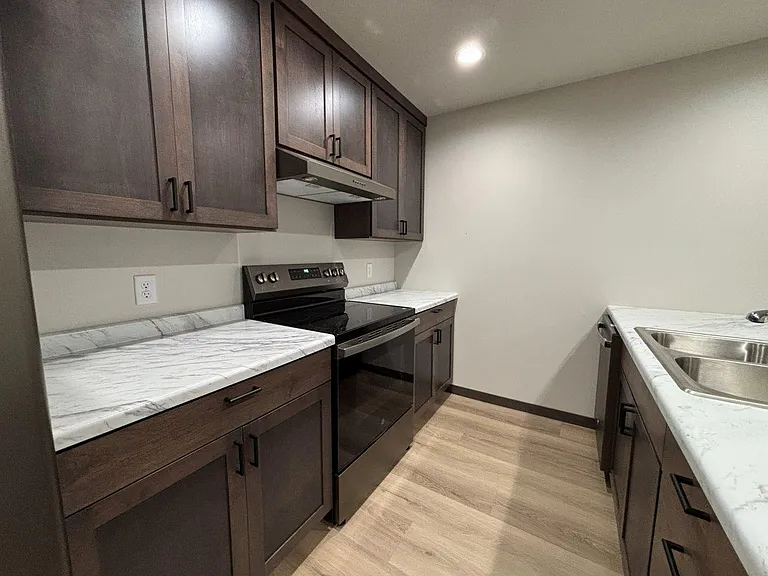 WestSide Apartments — Photo 20