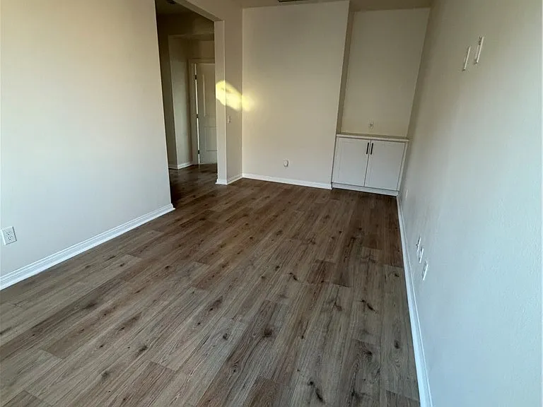 1446 E Laurelwood Dr — Photo 6