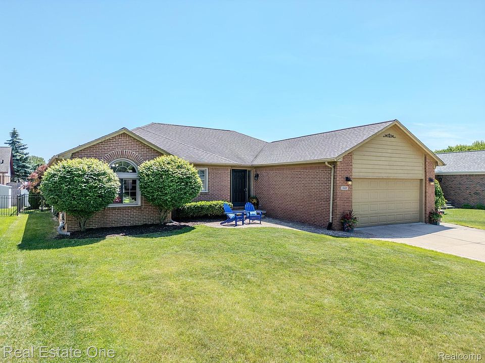 1st image of 15624 White Oak Dr