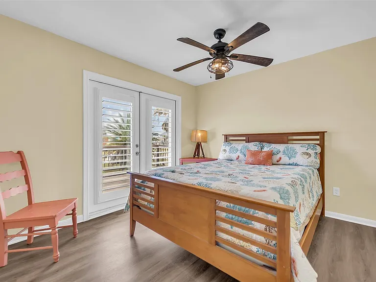 610 Surf Dr — Photo 11