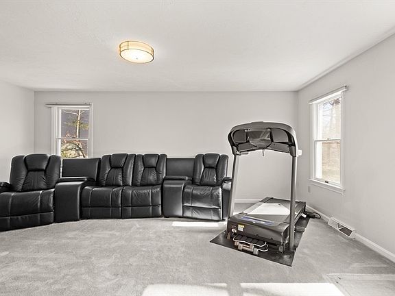 5th image of 41 Azalea Rd
