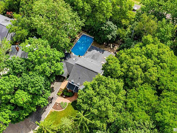 4th image of 206 E Oak Park Dr