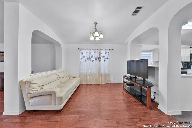 1427 Diamond Blf — Photo 12