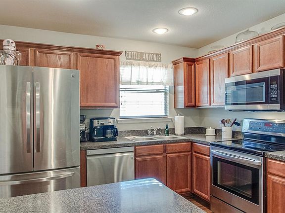 5th image of 14117 Esperanza Dr