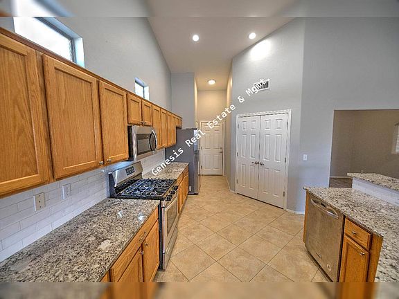 4th image of 10637 E Malta St