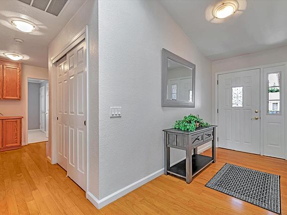 4th image of 15920 Descansa Ct
