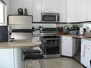 5th image of 8616 Eliot Ave
