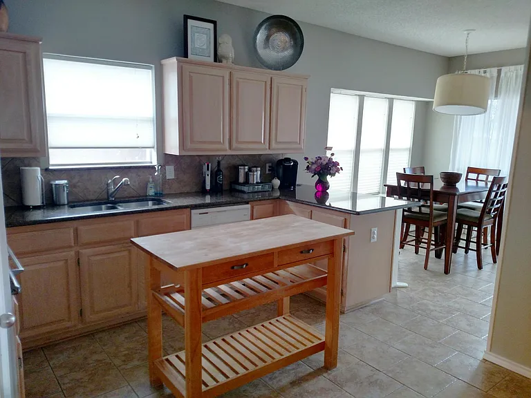 2219 Dallas Dr — Photo 6