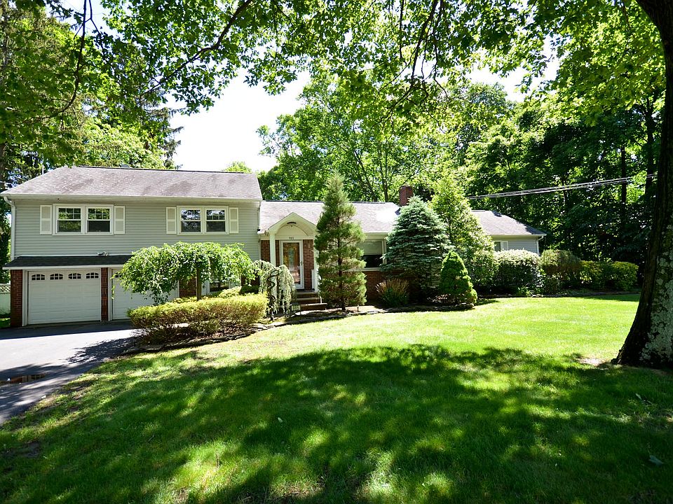 1st image of 985 Hillsdale Ave