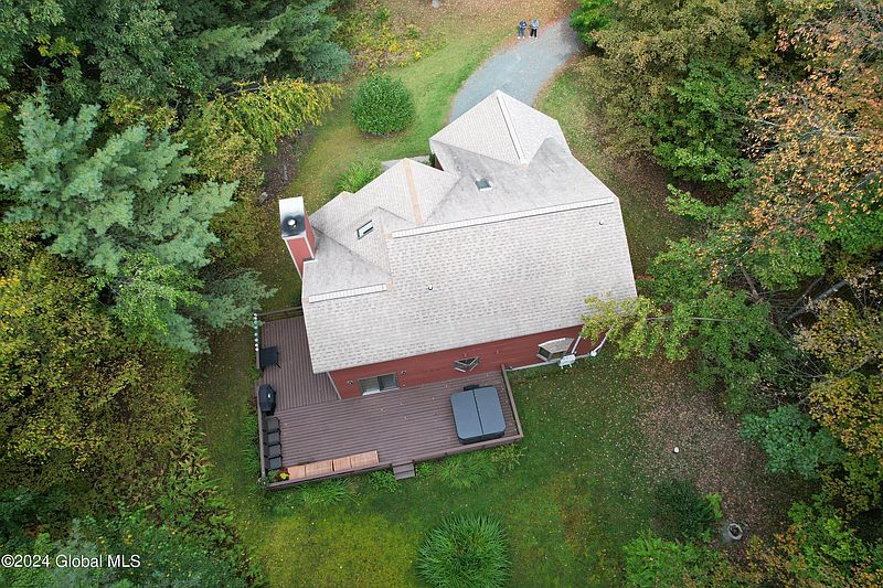 5th image of 9 Pond Hollow Road