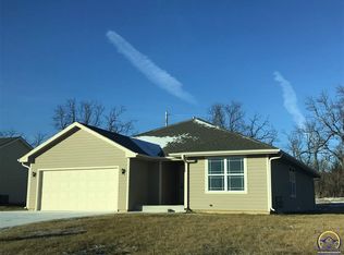 3813 NW Fielding Rd, Topeka, KS 66618