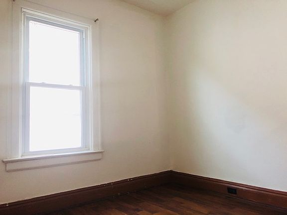 3rd image of 194 Claremont Ave #2