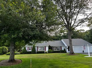 9 Heather Ln, Centerville, MA 02632