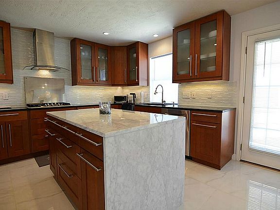 4th image of 8627 Westcove Cir