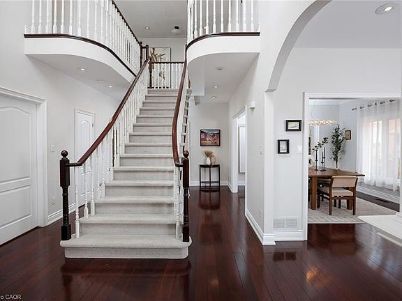 5th image of 1061 Summit Ridge Dr