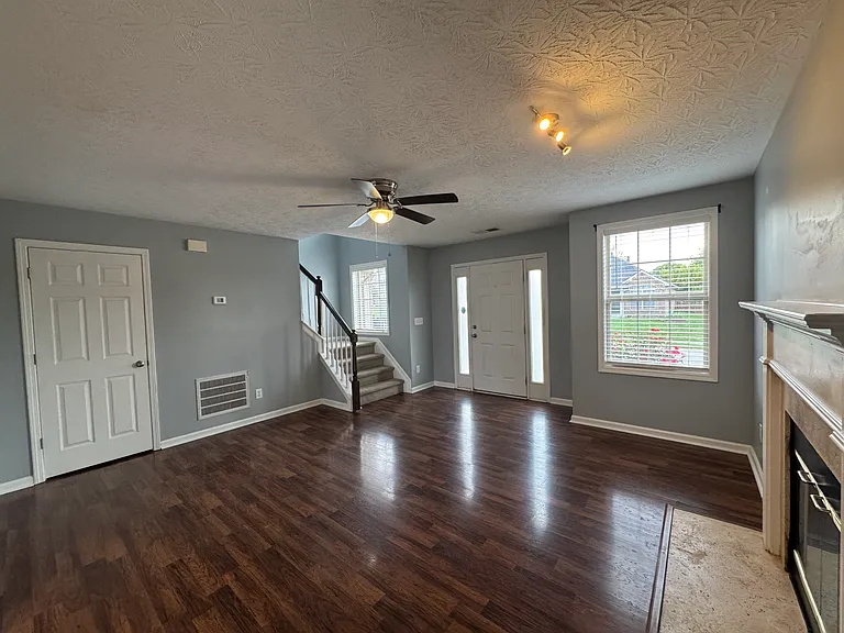 111 Warren Pass — Photo 4