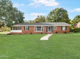 106 McLean St, Hamlet, NC 28345