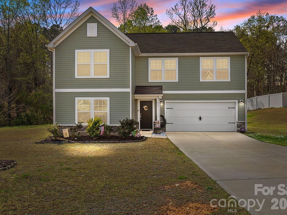 1st image of 813 Yorkshire Dr