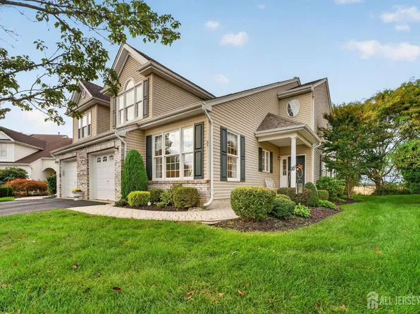 87 Saratoga Ct, Somerset, NJ 08873