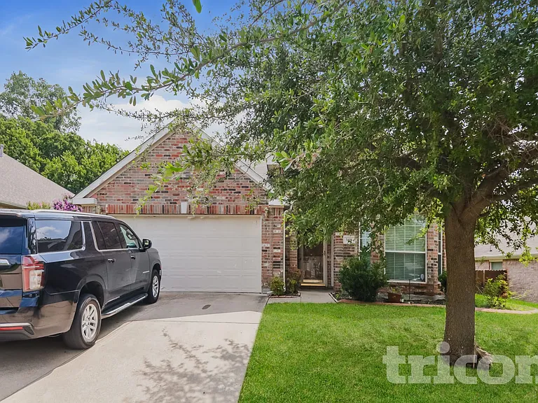 5814 Blue Oak Dr — Photo 1