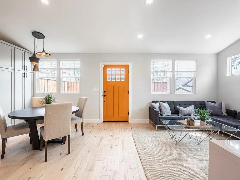 4039 Clayton Ave — Photo 12