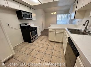 18144 Burbank Blvd APT 202, Tarzana, CA 91356