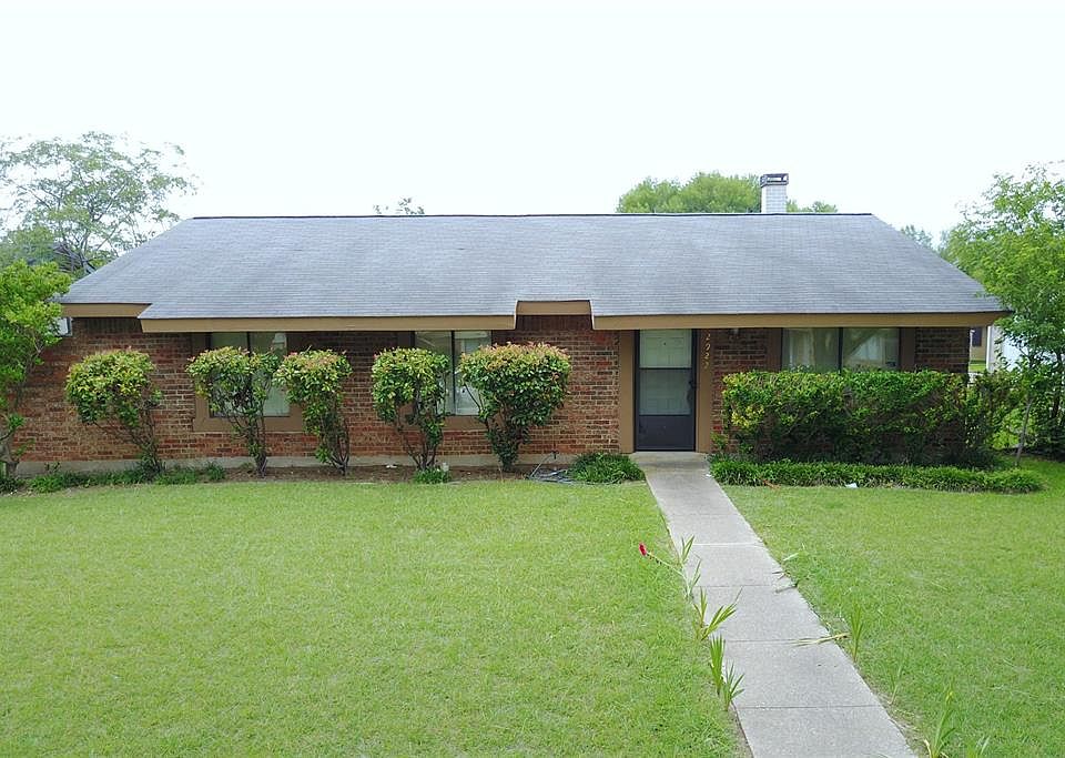 1st image of 2922 Big Ben Ln