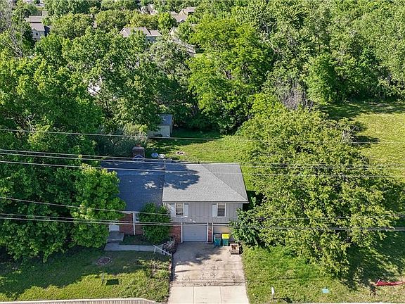 3rd image of 6684 W 151st St