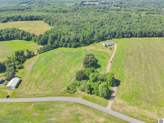 3rd image of 445 Lydon Rd