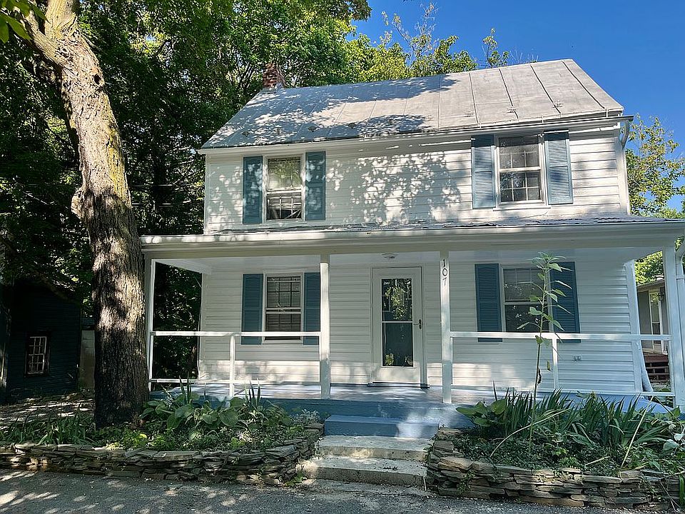 2nd image of 107 Ray St