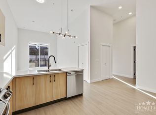 14858 60th Ave #101, Surrey, BC V3S 1R9