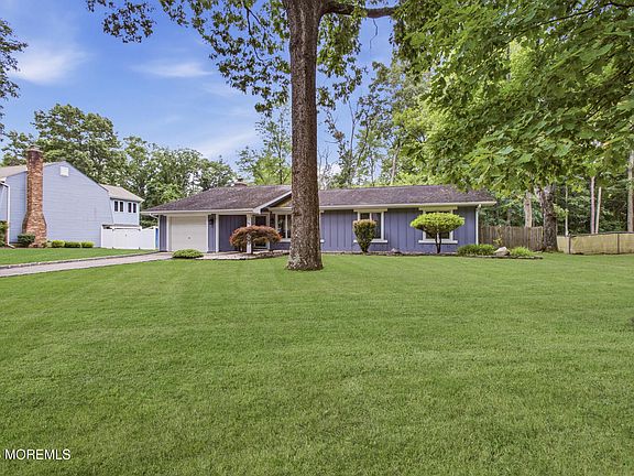 3rd image of 39 Cambridge Drive