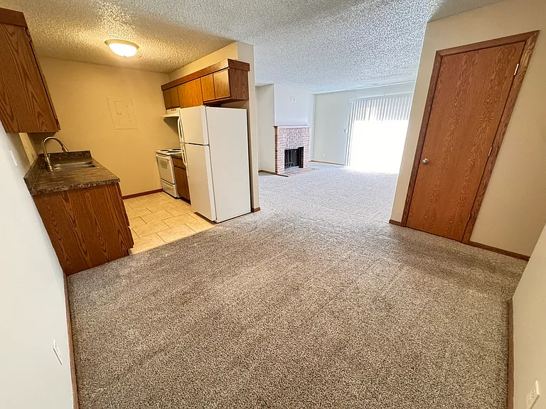 5120 Emerald Dr #12 — Photo 5