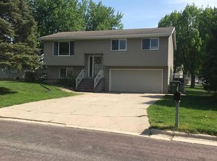 1529 Eckerson Dr, Worthington, MN 56187