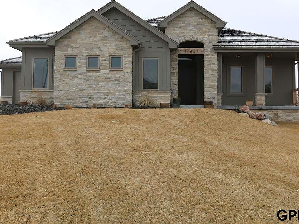 1st image of 17457 Farnam Cir