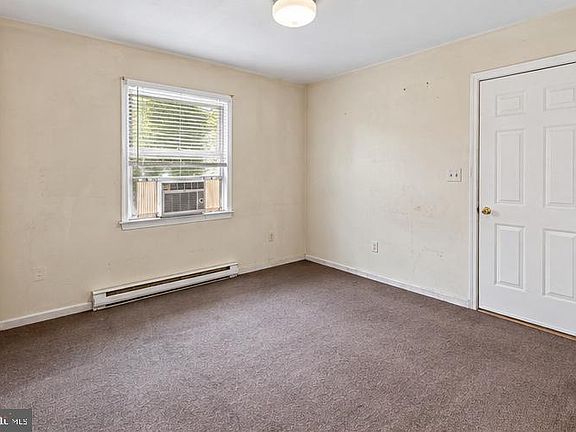 5th image of 503 Booth St