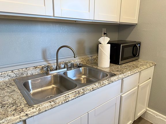 5th image of 1815 W 129th St #1/2
