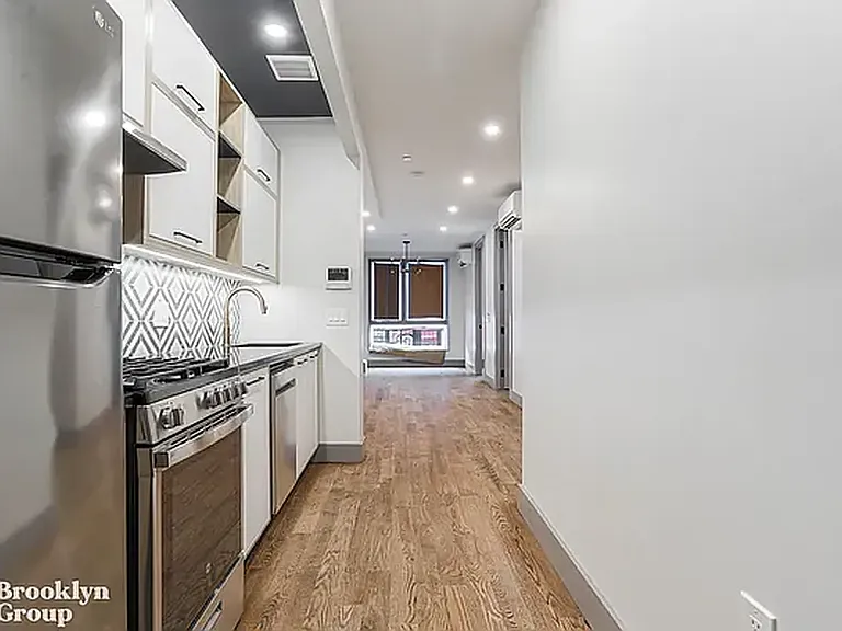 1896 De Kalb Ave #2A — Photo 1